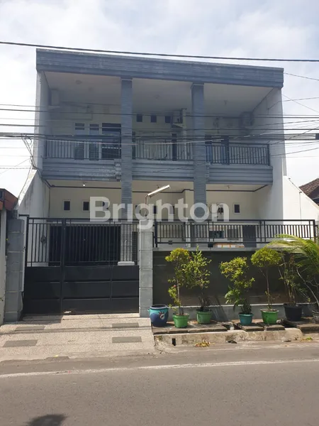 image RUMAH KOS 2LT NGAGEL TIRTO (1)