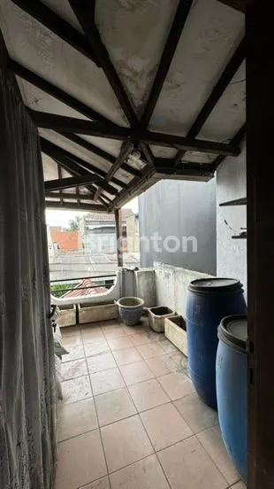 image RUMAH DI KOMPLEK PERUMNAS CIJERAH 1 (8)