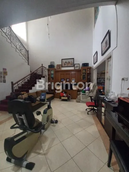 image RUMAH MEWAH DI KOMPLEK CITRA GARDEN MEDAN (7)