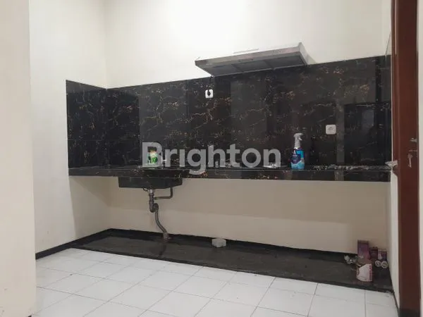 image RUMAH MODERN MINIMALIS DI PBI MALANG (5)