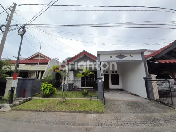image RUMAH MODERN MINIMALIS DI PBI MALANG (1)