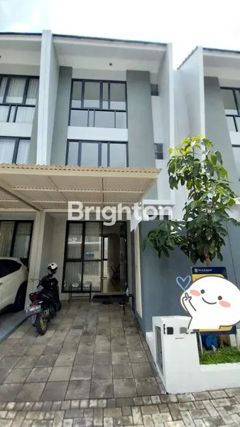 image RUMAH 3 LANTAI RR WIYUNG MINIMALIS BAGUS SIAP HUNI DEKAT WISATA BUKIT MAS WBM UNESA  CITRALAND PAKUWON MALL (1)