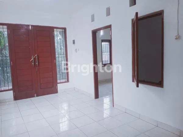 image DIJUAL RUMAH BAGUS 2 LANTAI HARGA SPESIAL PERUMAHAN ALINDA KENCANA PERMAI 2BEKASI UTARA KOTA BEKASI.  (4)