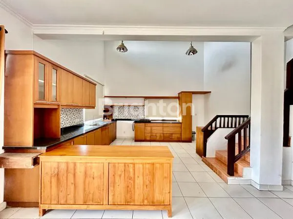 image VILLA BESAR BEACHSIDE PANTAI PABEAN GIANYAR (4)