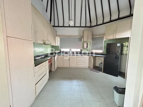 image VILLA BESAR BEACHSIDE PANTAI PABEAN GIANYAR (7)