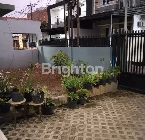 image RUMAH KEMBANGAN LEBAR 10X15 (4)