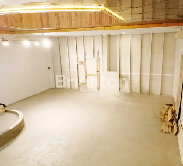 image RUKO 2 GANDENG DI CENTER POINT DISEWAKAN (5)