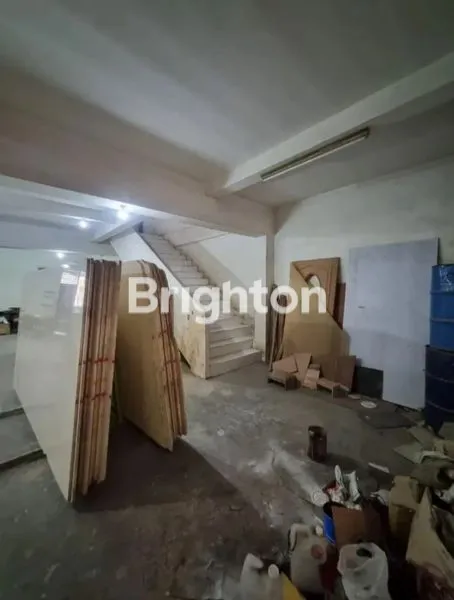 image GUDANG LEBAK 2 LANTAI AKSES TRUCK ENGKEL SELANGKAH KE RAYA KENJERAN DEKAT MERR PAKUWON CITY KAPAS KERAMPUNG (4)