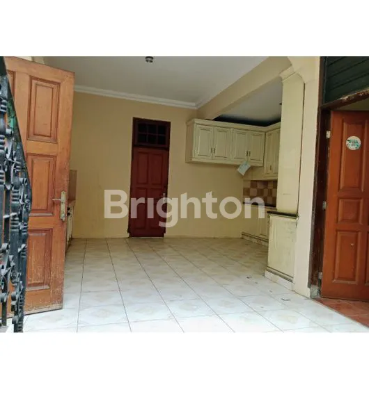 image RUMAH 2LT SIAP HUNI SANGAT STRATEGIS TANAH ABANG JAKARTA (3)