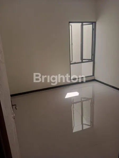 image RUMAH BARU 2 LANTAI DI SEMAMPIR, SANGAT STRATEGIS, 300 METER DARI JALAN MERR (4)