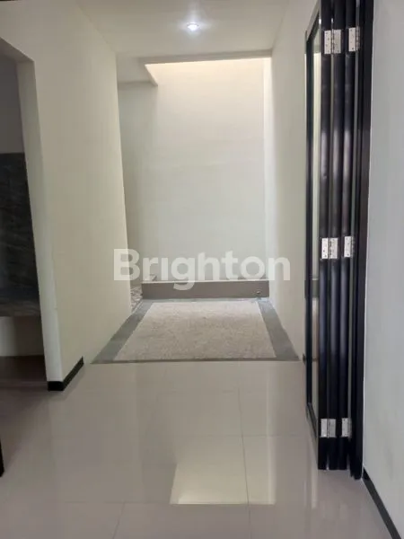 image RUMAH BARU 2 LANTAI DI SEMAMPIR, SANGAT STRATEGIS, 300 METER DARI JALAN MERR (8)