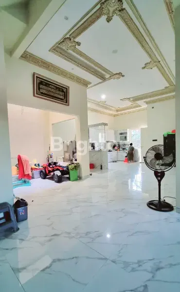 image RUMAH CLASSIC MEWAH DI MANYAR REJO  (5)