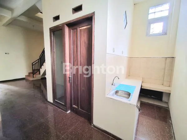 image RUMAH 5 KT + KOLAM RENANG DI PURI PALMA, ARAYA (8)