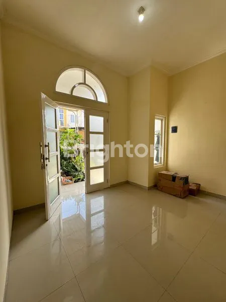 image RUMAH AREA PERUMAHAN DI JALAN IKAN IKAN DEKAT DENGAN AREA SUHAT DAN KAMPUS KAMPUS DAN UNIVERSITAS TERNAMA DI MALANG (3)