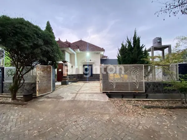 image DIJUAL RUMAH PRODUKSI BISA UNTUK SENTRAL KITCHEN ATAU DAPUR PUSAT DAN JUGA KANTOR BISNIS AREA RESIDENSIAL DAN STRATEGIS DI KOTA MALANG (1)