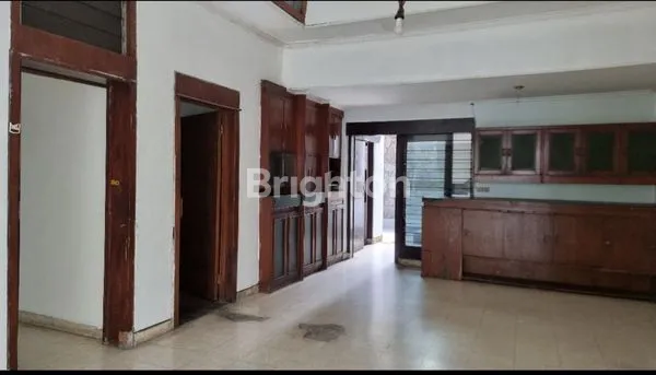 image RUMAH HOOK 2LANTAI, AREA TENGAH KOTA MALANG (4)