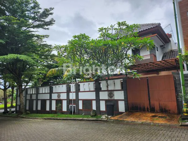image RUMAH BAGUS ARTISTIK ADA SWIMMING POOL DI BNR KOTA BOGOR (1)