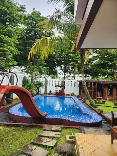 image RUMAH BAGUS ARTISTIK ADA SWIMMING POOL DI BNR KOTA BOGOR (2)