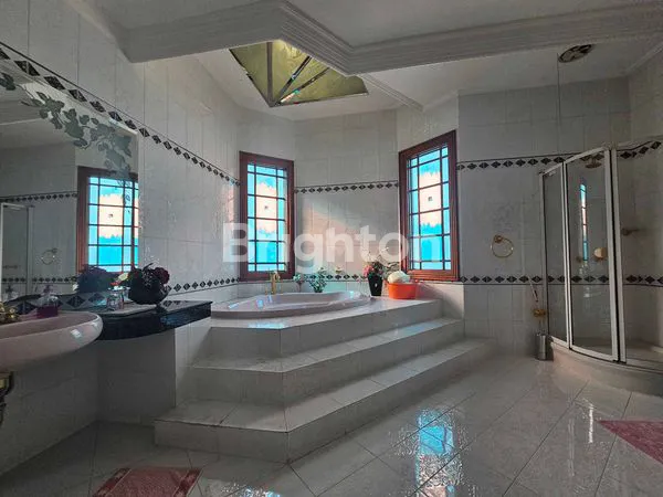 image DIJUAL RUMAH MEWAH DI KAWASAN ELIT KELAPA GADING (6)