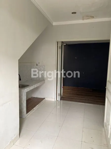 image RUMAH STRATEGIS DI GRAHA RAYA AYNA TANGERANG SELATAN  (3)