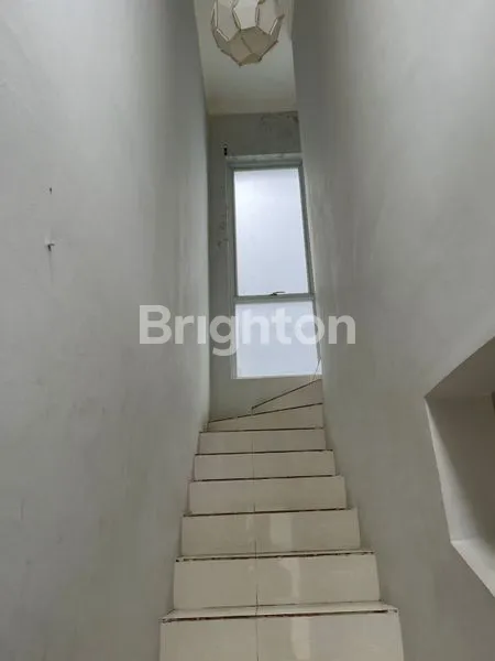 image RUMAH STRATEGIS DI GRAHA RAYA AYNA TANGERANG SELATAN  (5)