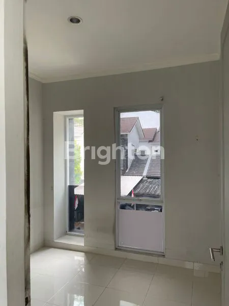 image RUMAH STRATEGIS DI GRAHA RAYA AYNA TANGERANG SELATAN  (6)