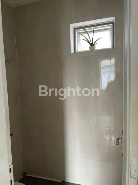 image RUMAH STRATEGIS DI GRAHA RAYA AYNA TANGERANG SELATAN  (7)