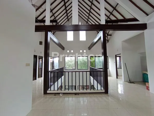 image RUMAH SIAP HUNI 2 LANTAI, VIEW GUNUNG (2)