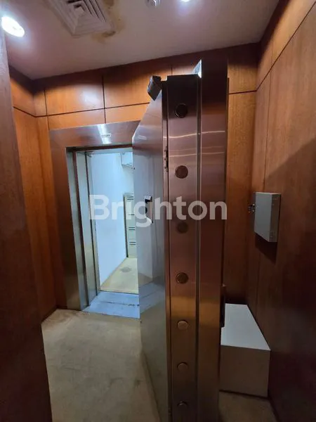 image TIGA RUKO JADI SATU LOKASI DI BISNIS AREA DENPASAR (6)