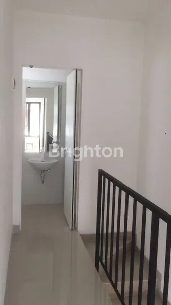 image RUMAH CANTIK SIAP HUNI DI CLUSTER BOTANICA VIDA BEKASI (5)