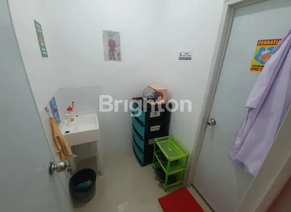 image RUKO EX PRODUKSI KOSMETIK DI BOULEVARD NORTHWEST CITRALAND, SURABAYA  (6)