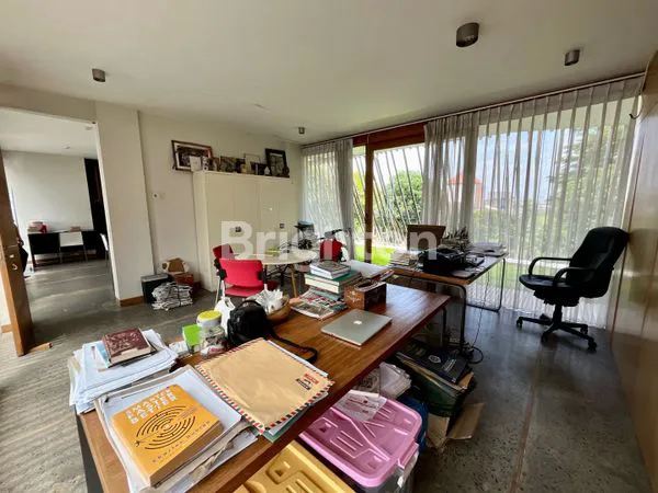 image RUMAH MEWAH OPEN SPACE ARTISTIK ISTIMEWA KARYA ARSITEK TERNAMA INDONESIA (7)