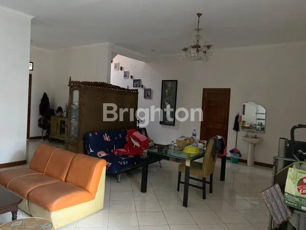 image RUMAH BAGUS DAN BESAR 2 LANTAI TERAWAT RAPI SIAP HUNI JAKARTA BARAT DEKAT DENGAN AKSES FASILITAS UMUM (3)