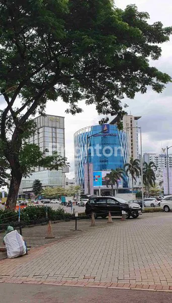 image RUKO 3 LANTAI HADAP JALAN RAYA BOULEVARD GADING SERPONG  (6)