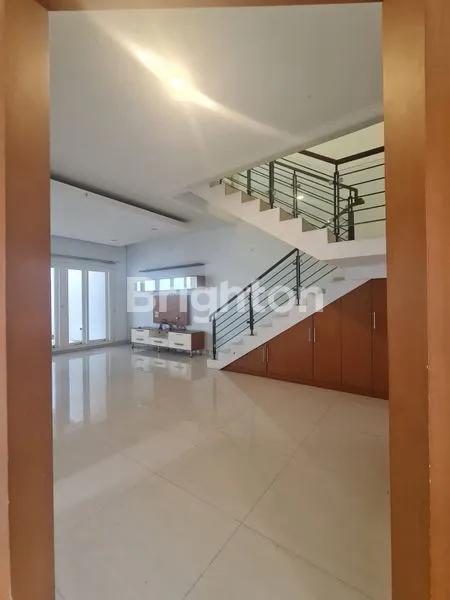 image RUMAH SUTERA ONYX ALAM SUTERA (2)