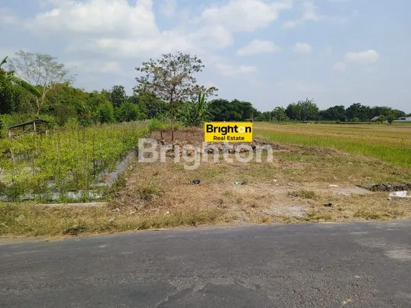TANAH PEKARANGAN LUAS 692 M² DIJUAL DI LOKASI STRATEGIS DI GODEAN, SLEMAN