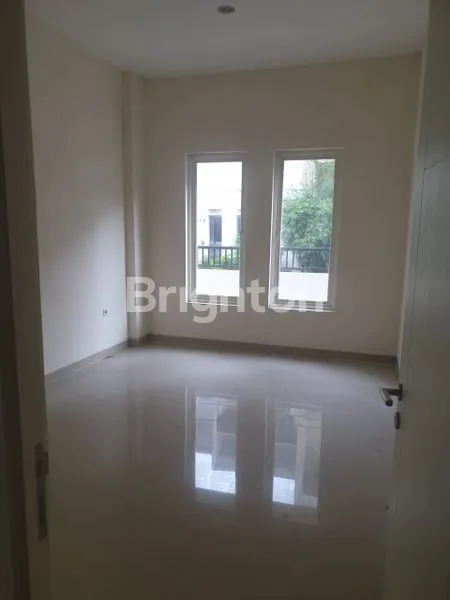 image MURAH DIJUAL RUMAH SIAP HUNI LOKASI ELIT SURABAYA TIMUR (6)