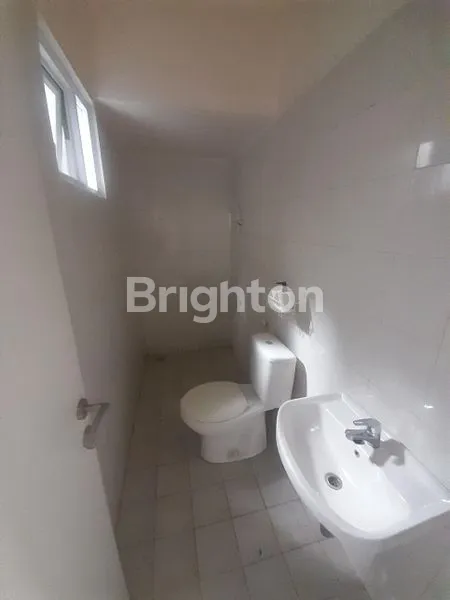 image RUMAH BARU 2 LANTAI MEWAH MURAH DI BINTARA JAYA BEKASI BARAT (8)
