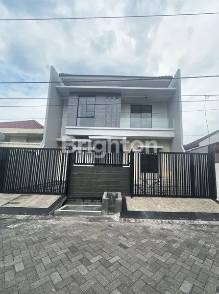 image LANGKA LUAS BESAR MANYAR KERTOADI BANGUNAN BARU GRESS (1)