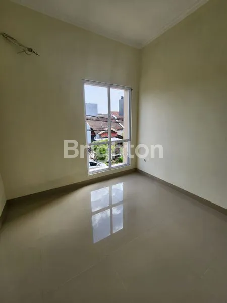 image RUMAH HOOK BRAND NEW SEBERANG TAMAN DI SEKTOR 7A GADING SERPONG (5)