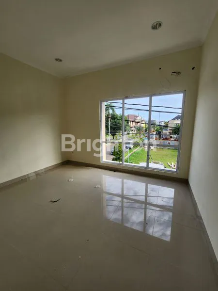image RUMAH HOOK BRAND NEW SEBERANG TAMAN DI SEKTOR 7A GADING SERPONG (7)