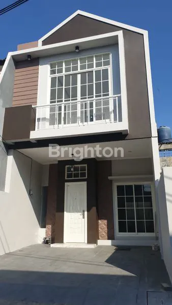 image RUMAH 2 LANTAI BARU GRESS MODEL SCANDINAVIAN DI LEBAK DEKAT KENJERAN , ROW JALAN 3 MOBIL (1)