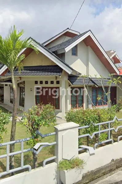image RUMAH MEWAH BULATAN 410M2 DEKAT SUDIRMAN PEKANBARU (1)