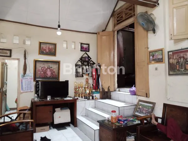 image BANGUNAN HITUNG TANAH LUAS 234M DI LOKASI PREMIUM DEKAT MALIOBORO (2)