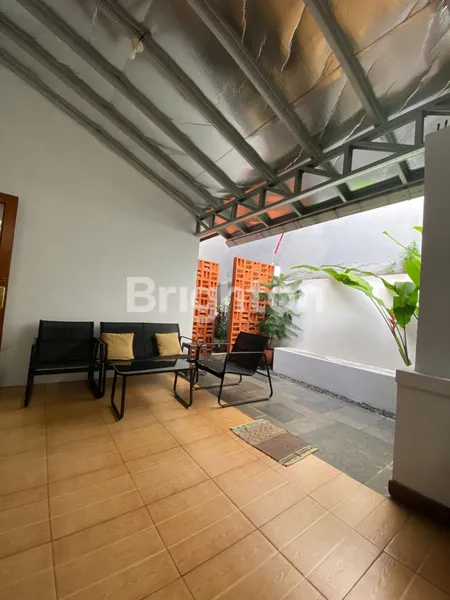 image RUMAH ASRI DESIGN BALI DALAM KOMPLEK ELITE BALI VIEW CIRENDEU TANGERANG SELATAN (4)