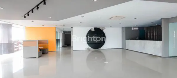 image RUKO LUAS HOOK 4 LANTAI DIKAWASAN BISNIS NIAGA PREMIUM JALAN SUNSET ROAD KUTA (2)