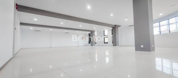 image RUKO LUAS HOOK 4 LANTAI DIKAWASAN BISNIS NIAGA PREMIUM JALAN SUNSET ROAD KUTA (5)