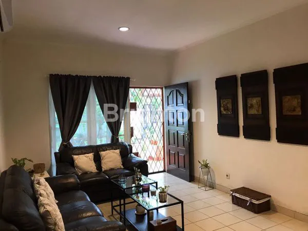image JUAL RUMAH BESAR DI MERUYA SELATAN (2)