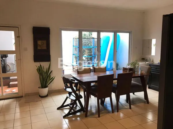 image JUAL RUMAH BESAR DI MERUYA SELATAN (4)