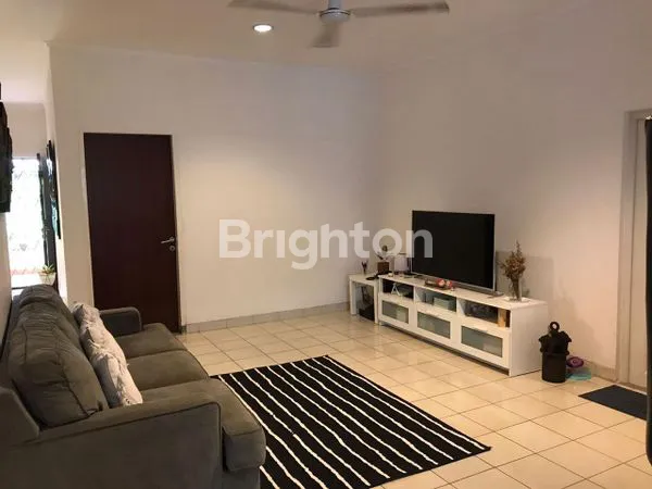 image JUAL RUMAH BESAR DI MERUYA SELATAN (3)